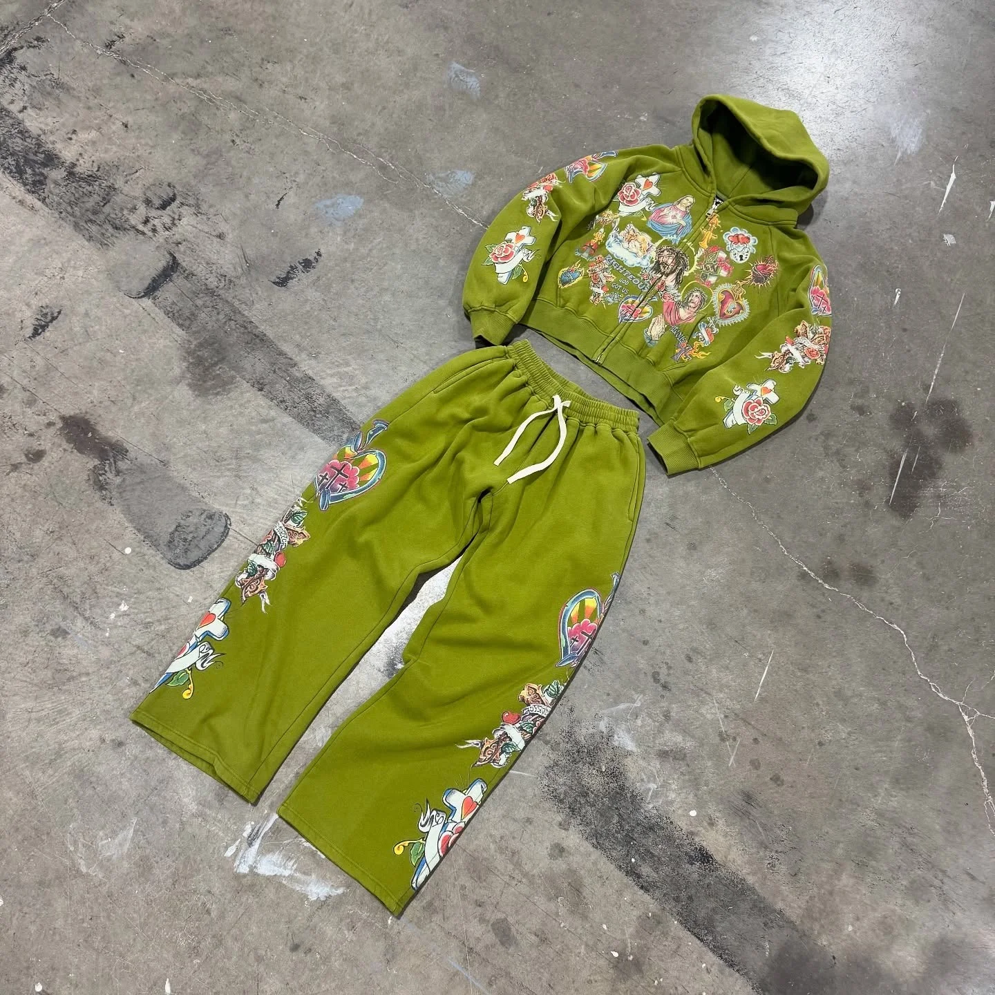 imgi_37_504003952_18032185343668164_551506172930986991_n We Are Righteous Moss” Risen King Zip Up Tracksuit